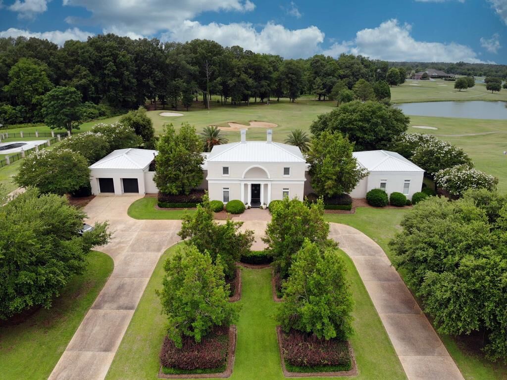 Property Photo:  4522 La Costa Drive  GA 31721 