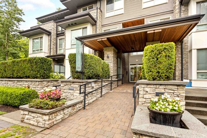 Photo de la propriété:  7478 Byrnepark Walk 420  BC V3N 0B5 