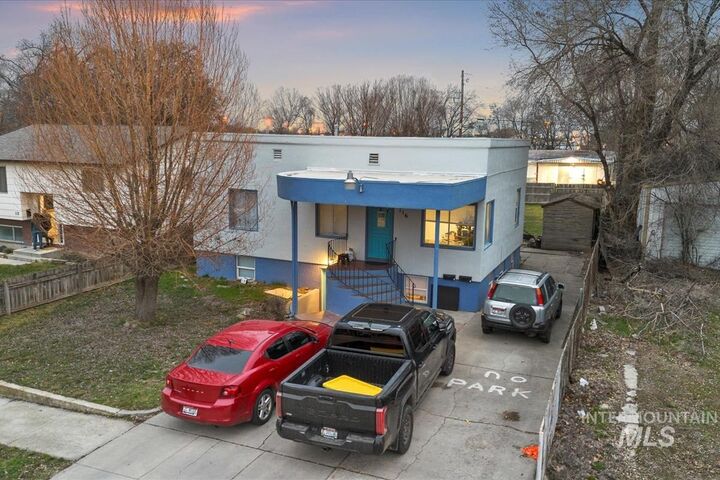 Property Photo:  116 22nd Ave S  ID 83651 