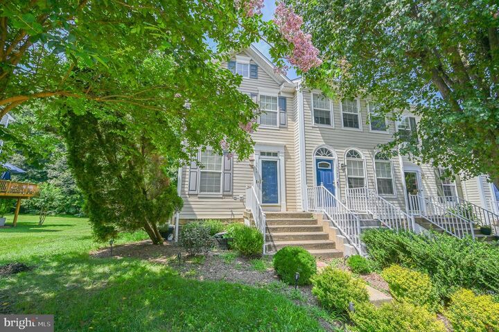 Property Photo:  15544 Three Otters Place  VA 20112 