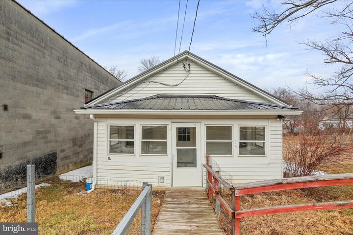 Property Photo:  25 Harrison Avenue  WV 25411 