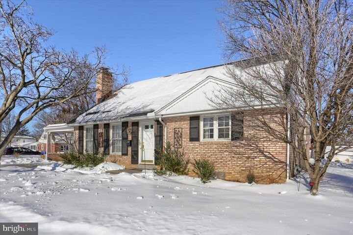 Property Photo:  2102 Parkside Road  PA 17011 