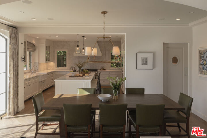 Property Photo:  621 N Maple Dr  CA 90210 