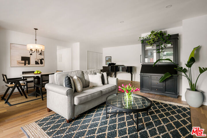 Property Photo: 7250 Franklin Ave CA 90046