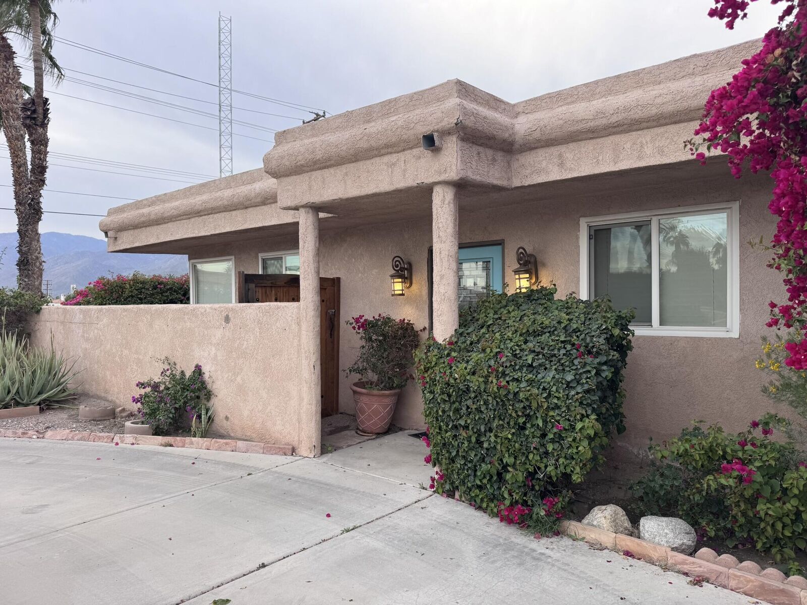 Property Photo:  533 N Sunrise Way  CA 92262 