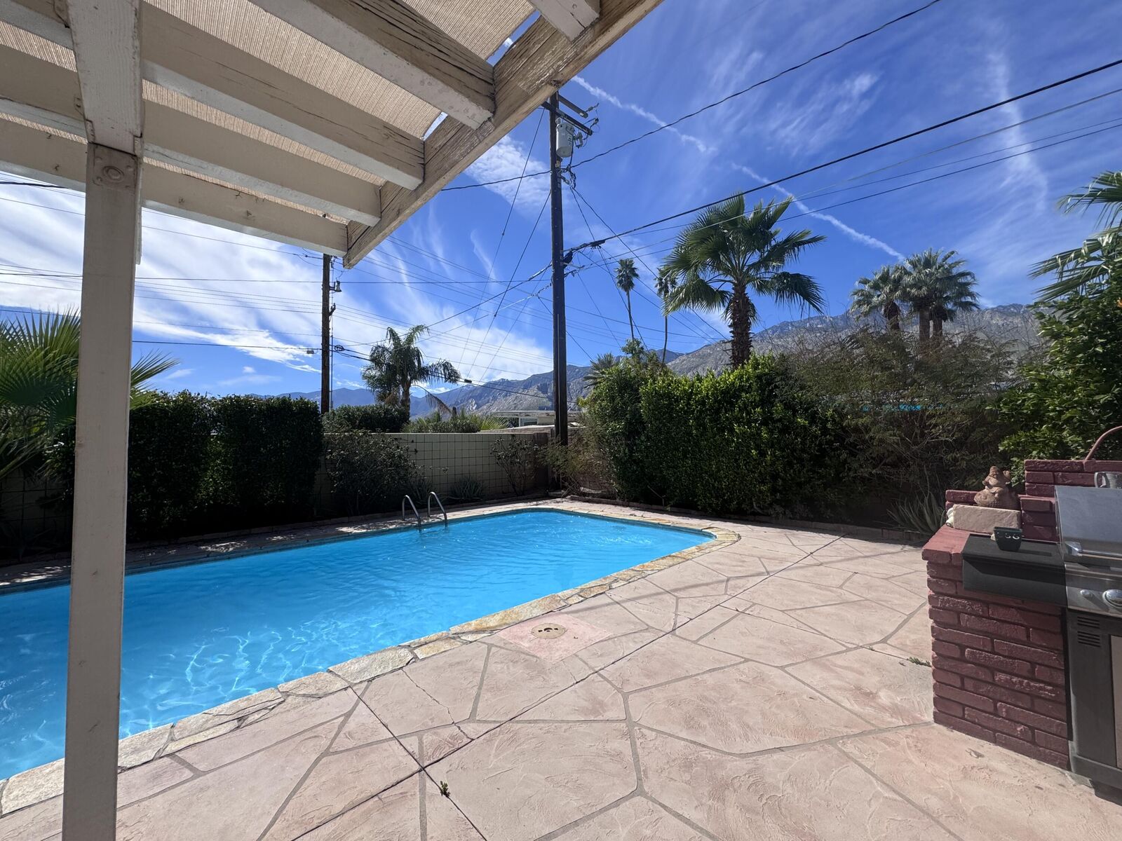 Property Photo:  533 N Sunrise Way  CA 92262 