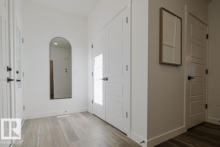 Property Photo:  926 18 Avenue NW  AB T6T 2X4 