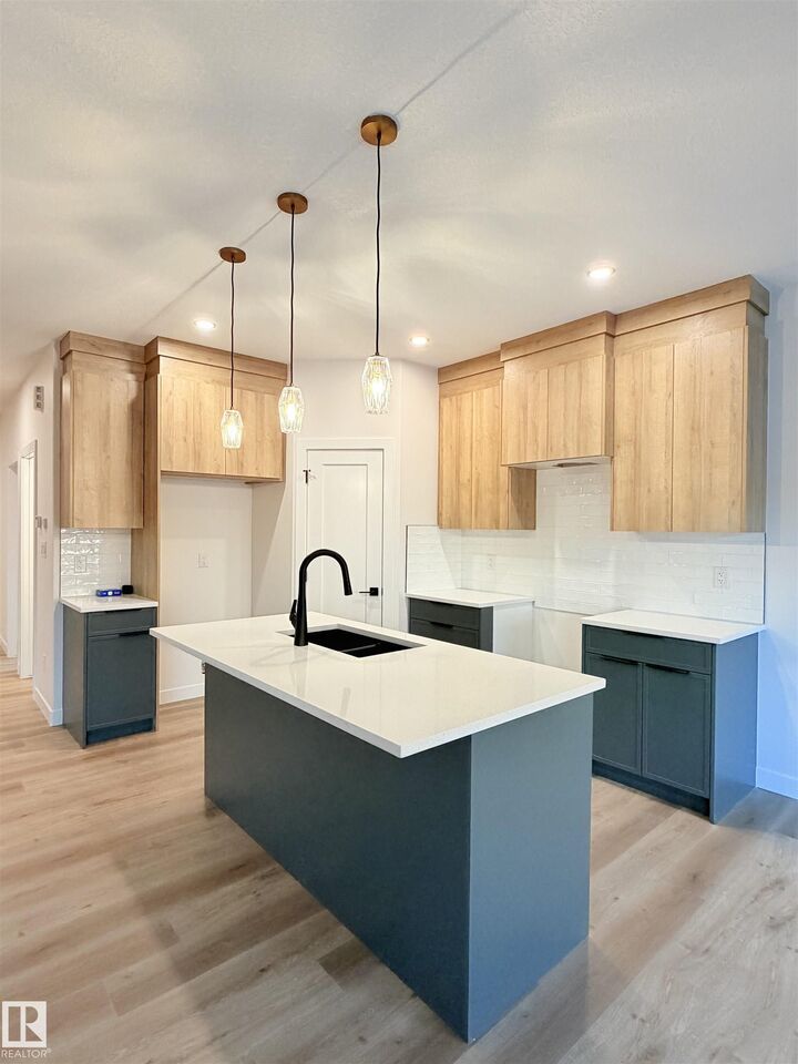 Property Photo:  3150 Magpie Way NW  AB T5S 0K8 