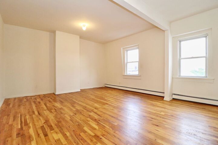 Property Photo:  209 Ogden Ave 3  NJ 07307 
