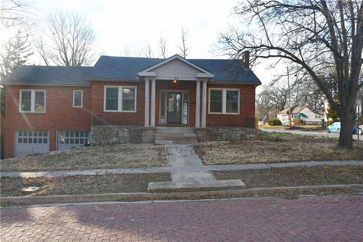 Property Photo: 1041 N 5th Street KS 67301