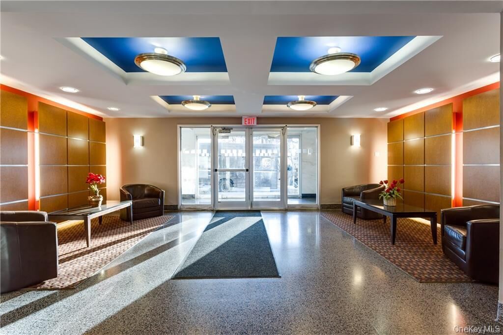 Property Photo:  1133 Midland Avenue 3L  NY 10708 