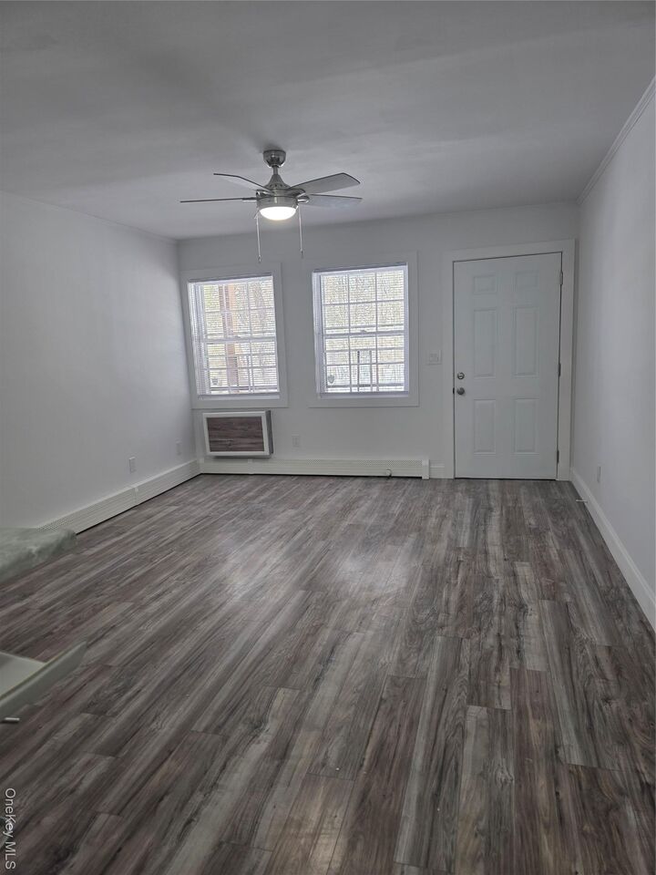 Property Photo:  1 Huguenot Street 44  NY 12561 