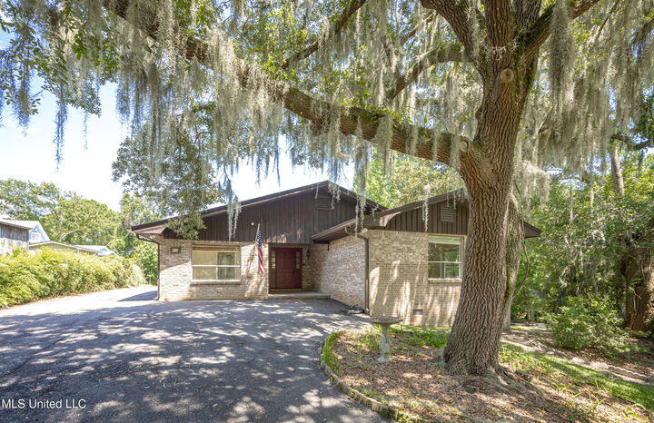 Property Photo: 416 Jackson Avenue MS 39564