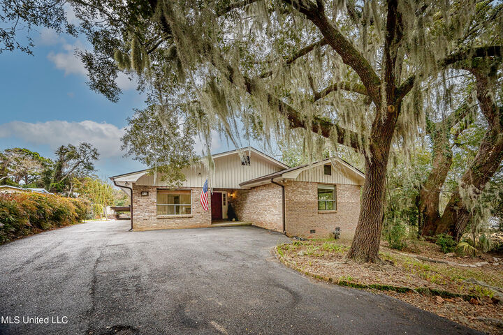 Property Photo: 416 Jackson Avenue MS 39564