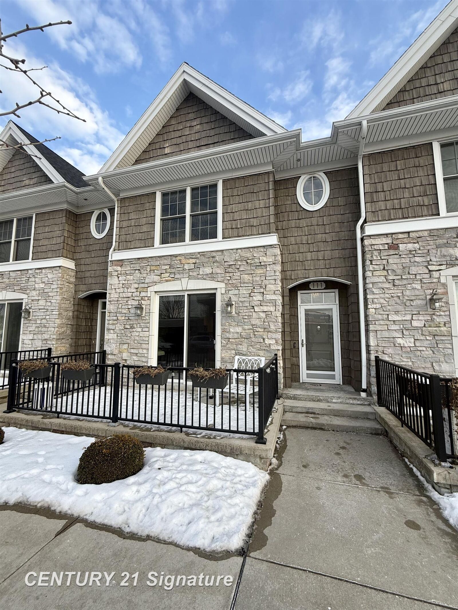 Property Photo:  406 N Hamilton Street 111  MI 48602 