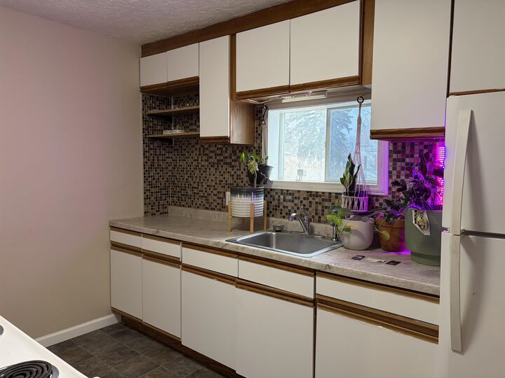 Property Photo:  106 9th Ave SE  ND 58701 