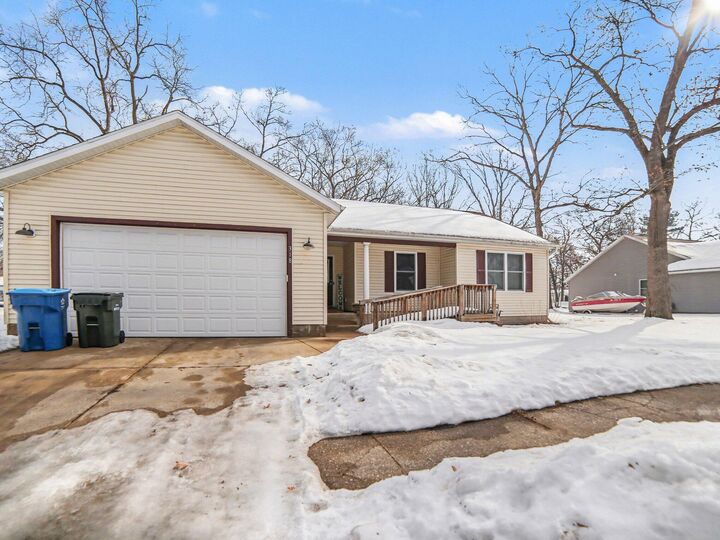 Property Photo: 318 Meeking Street MI 49442