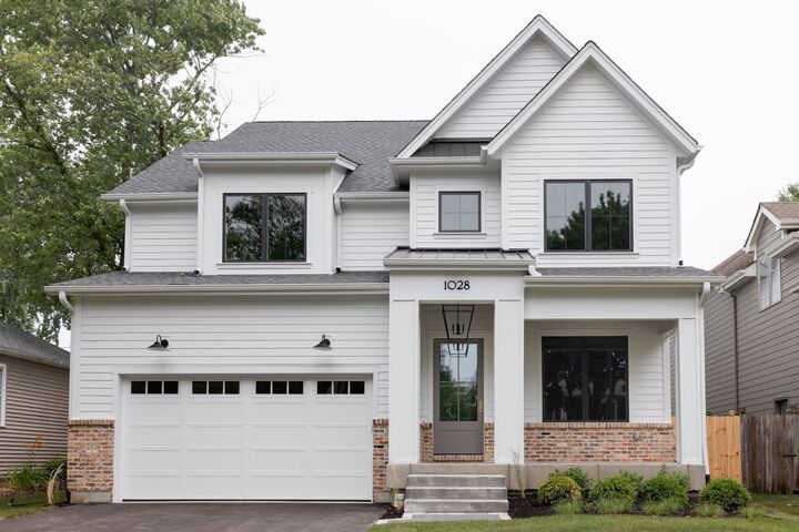 Property Photo: 905 N Webster Street IL 60563