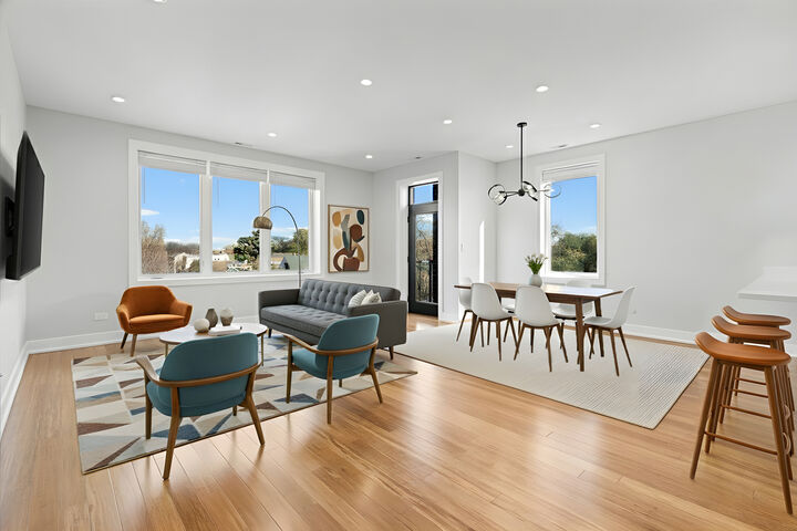 Property Photo:  3653 W Barry Avenue 1E  IL 60618 