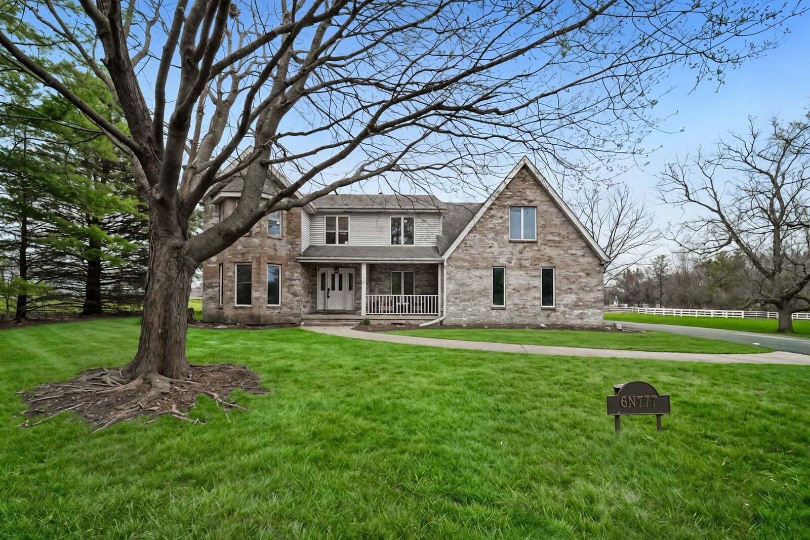 Property Photo:  6N777 Palomino Drive  IL 60175 