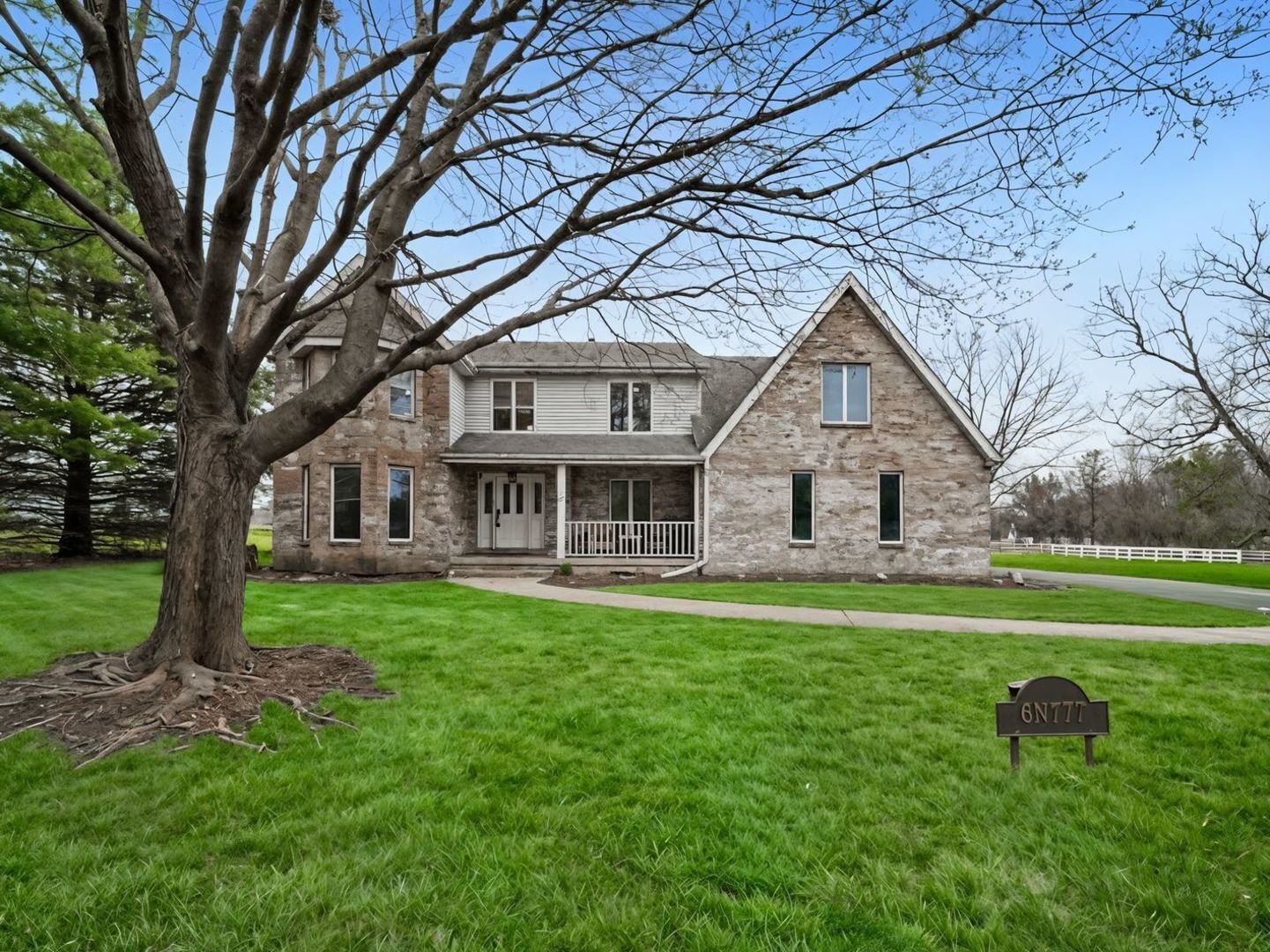 Property Photo:  6N777 Palomino Drive  IL 60175 