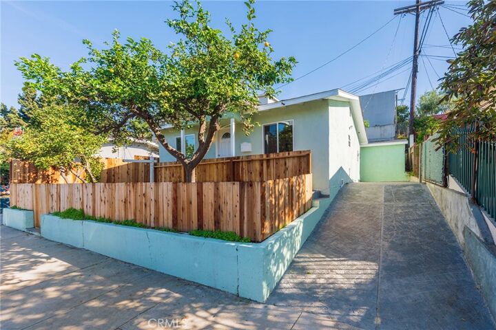 Property Photo:  1680 S Rimpau Boulevard  CA 90019 