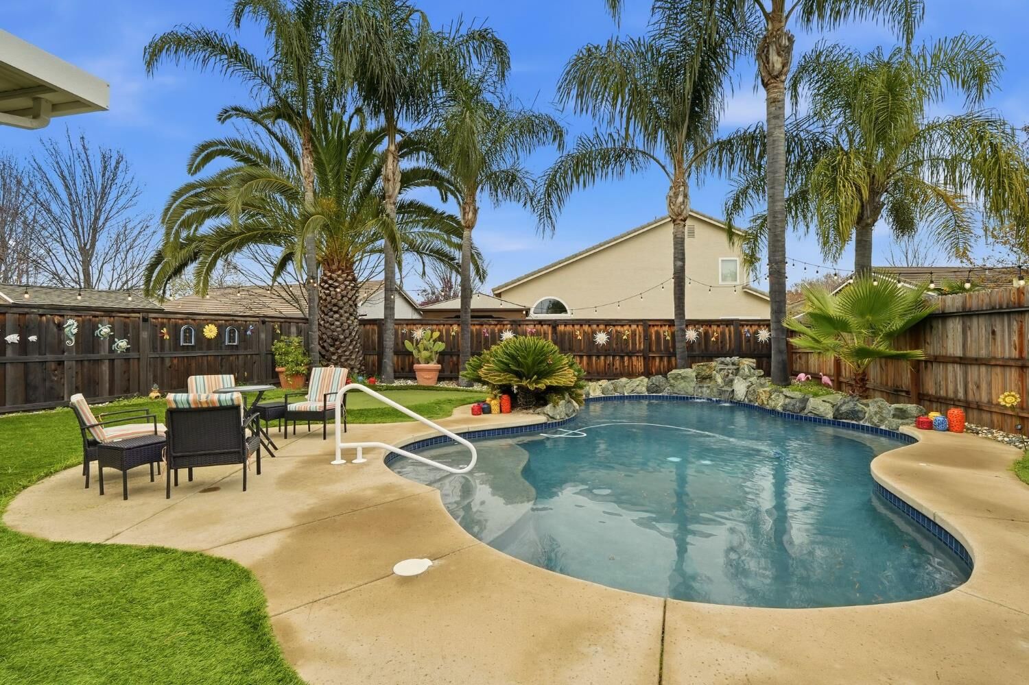 Property Photo: 952 Mallard Court CA 95648