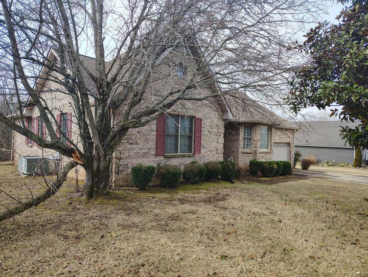 Property Photo:  29 Bluebird Ln  TN 37083 