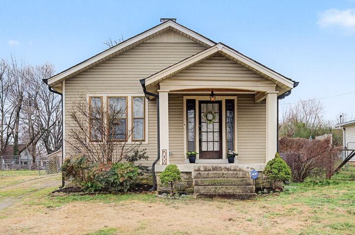 Property Photo:  209 McCall St  TN 37211 