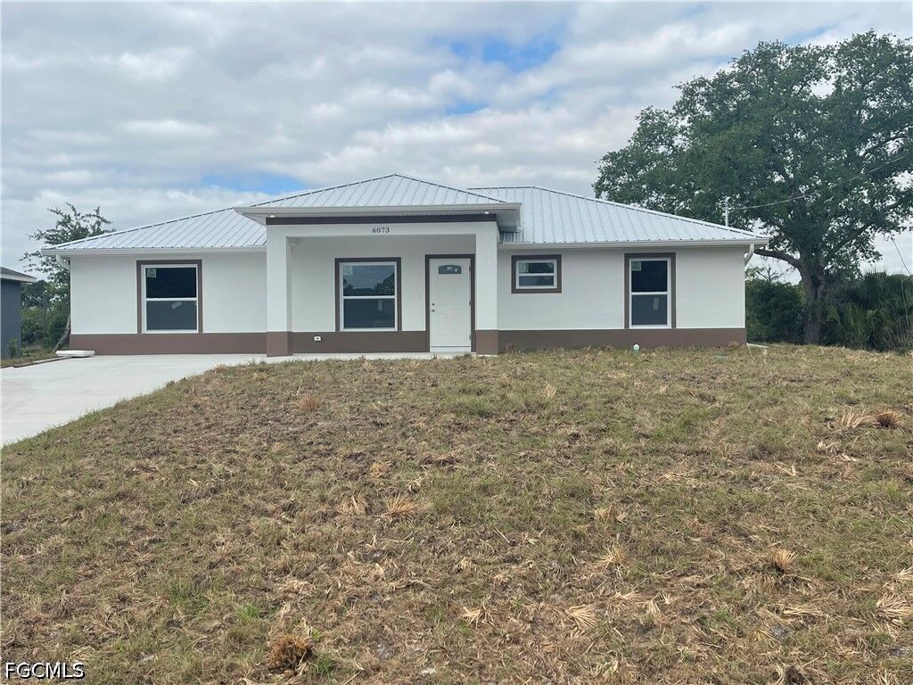 Property Photo:  6073 Kumquat Circle  FL 33935 