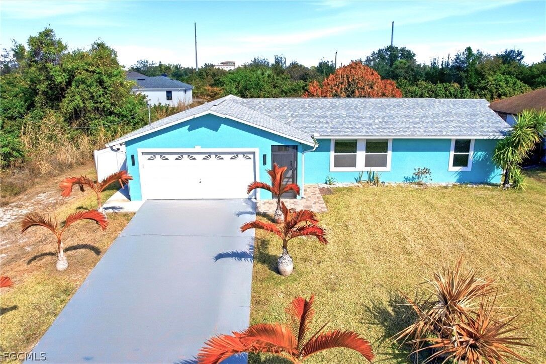 Property Photo: 3404 2nd Street SW FL 33976