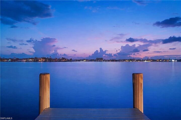 Property Photo:  1535 Dolphin Ln  FL 34102 