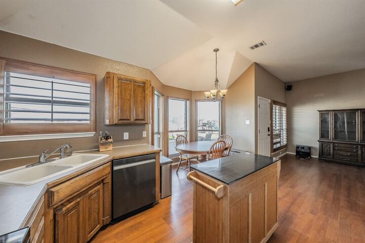 Property Photo:  125 Lexington Circle  TX 76052 