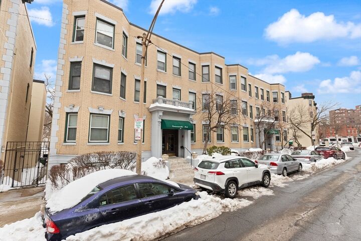 Property Photo: 88 Gordon St 305 MA 02135