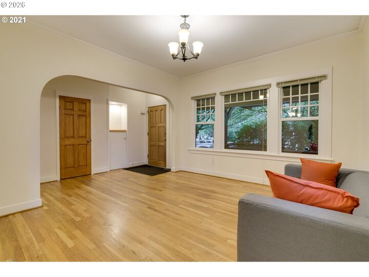 Property Photo:  407 SE 28th Ave  OR 97214 