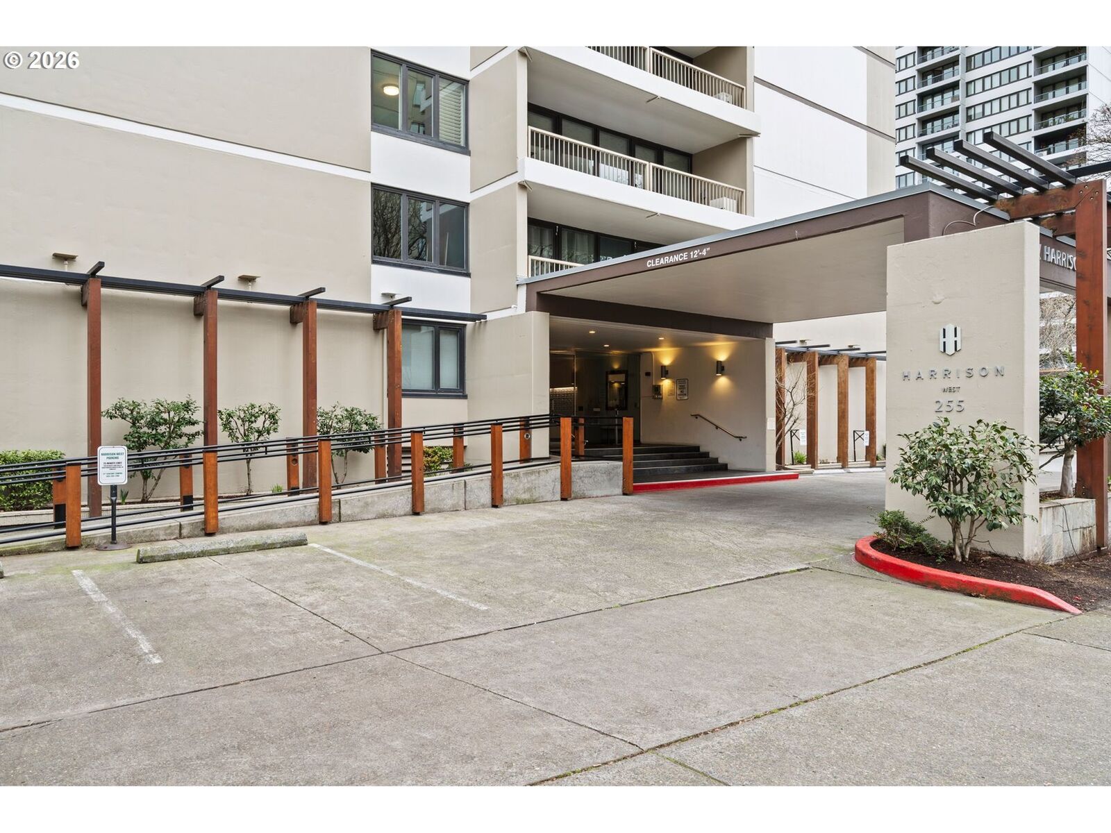 Property Photo:  255 SW Harrison St 5C  OR 97201 