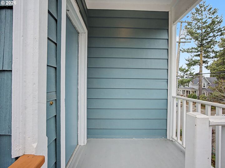 Property Photo:  2220 SE Yamhill St  OR 97214 