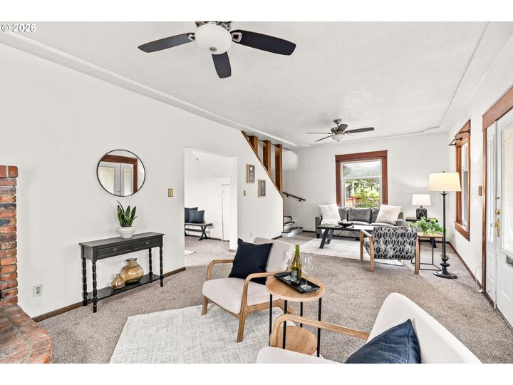 Property Photo:  409 N 8th St  OR 97424 