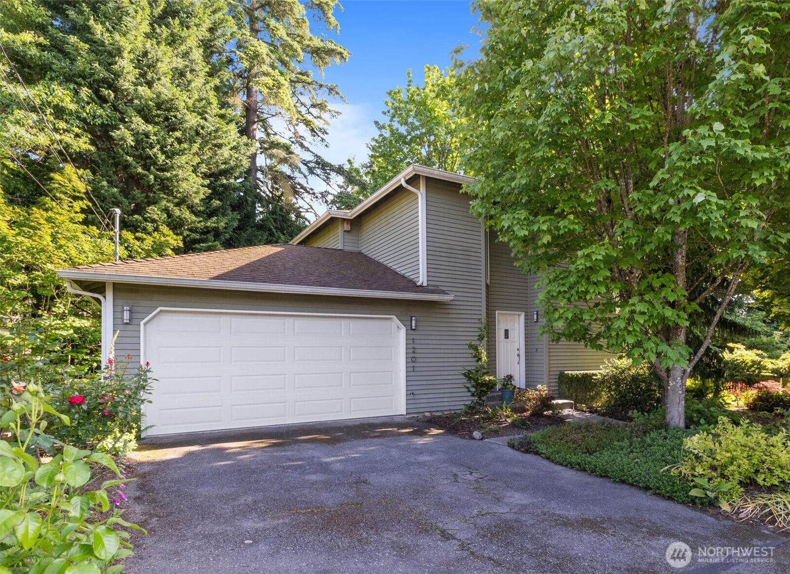 Property Photo:  1201  Kirkland Avenue  WA 98033 