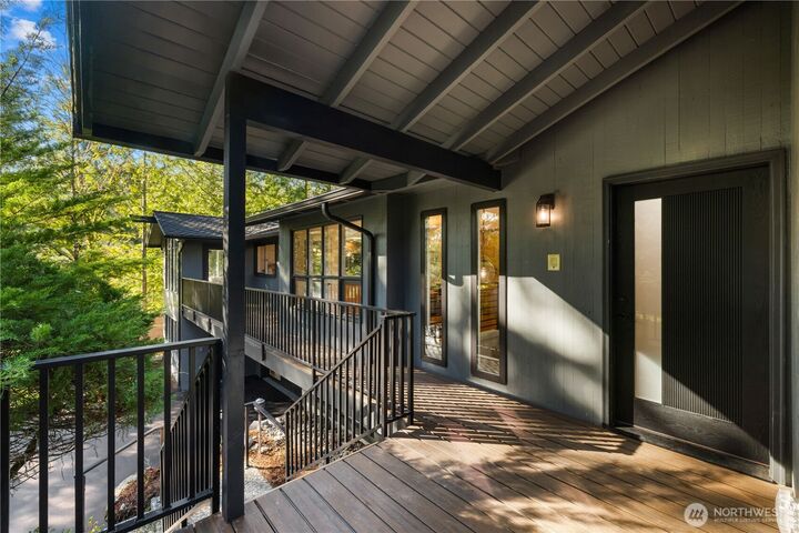 Property Photo:  6423 E Mercer Way  WA 98040 