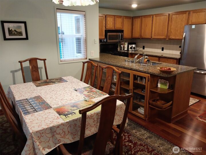 Property Photo: 6523 55th Street Ct W WA 98946