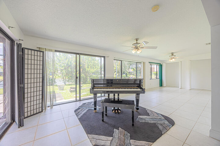 Property Photo: 9453 Burlington Place FL 33434