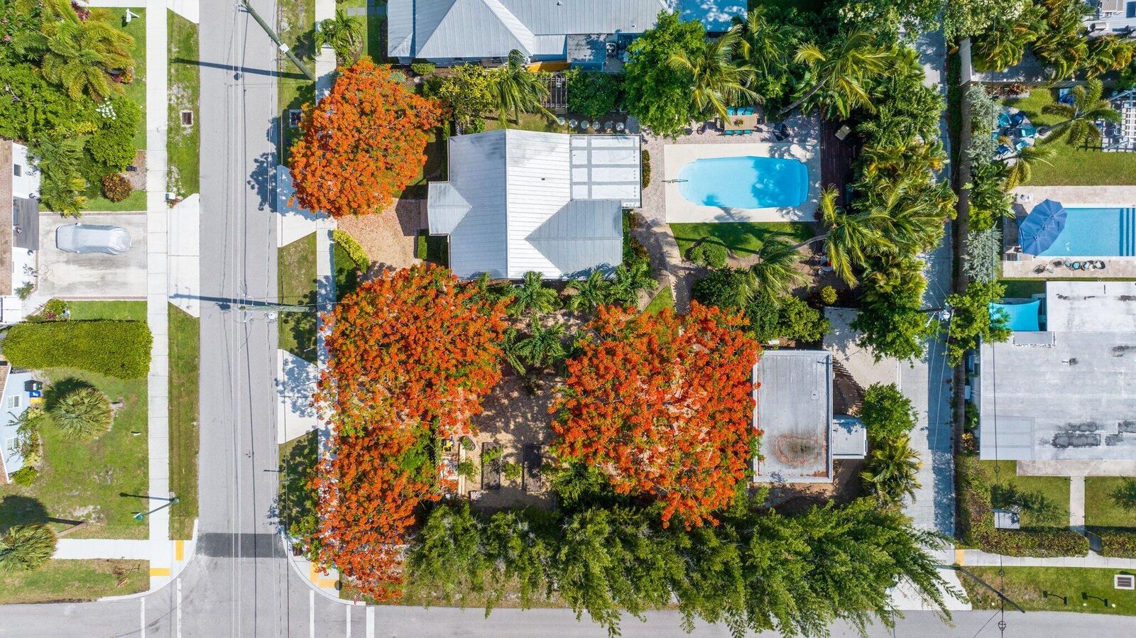 Property Photo:  304 SE 4th Avenue  FL 33483 