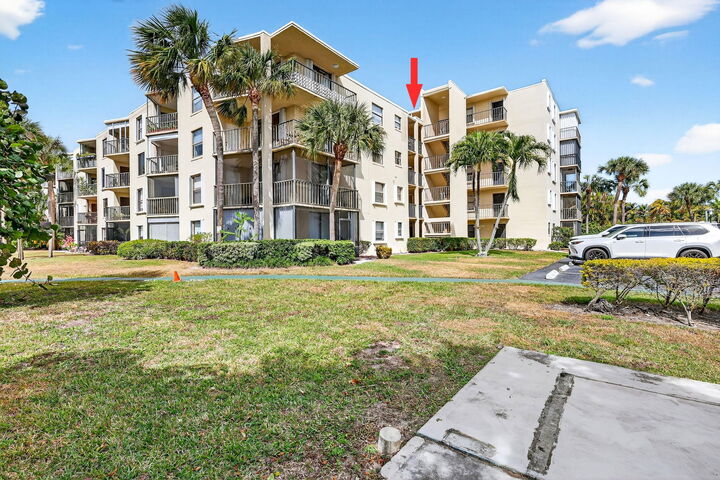 Property Photo:  890 N Federal Highway 403  FL 33462 