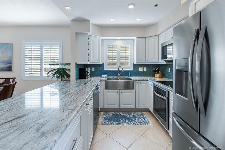 Property Photo: 2950 SE Ocean Boulevard 304 FL 34996