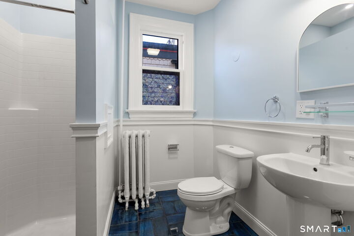 Property Photo:  360 Farmington Avenue 9  CT 06105 