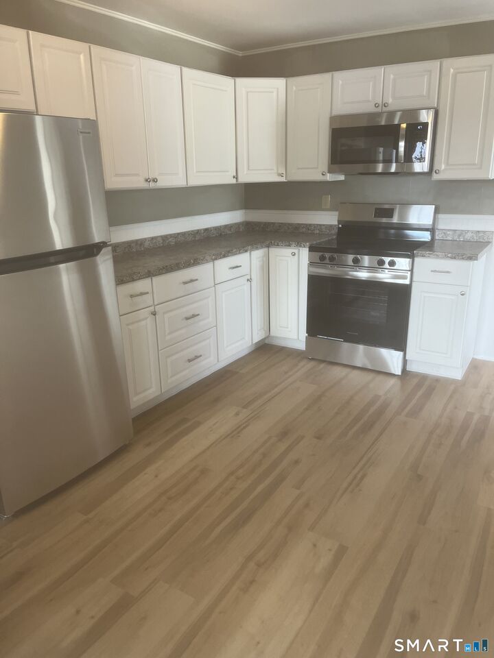 Property Photo:  83 Ledyard Avenue  CT 06340 