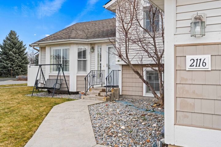 Property Photo: 2116 N Tschirley Rd WA 99016