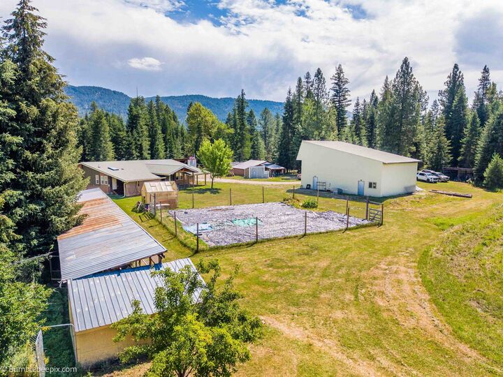 Property Photo: 263 Fourspots Rd WA 99119