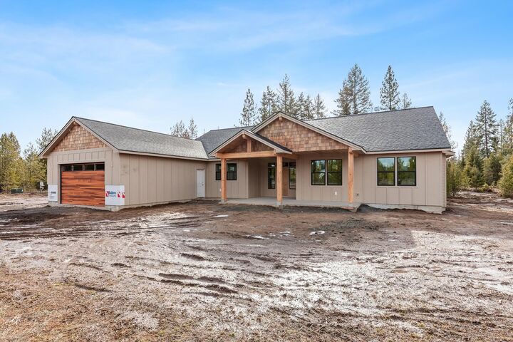 Property Photo:  1879 W Goldfinch Ln  WA 99006 